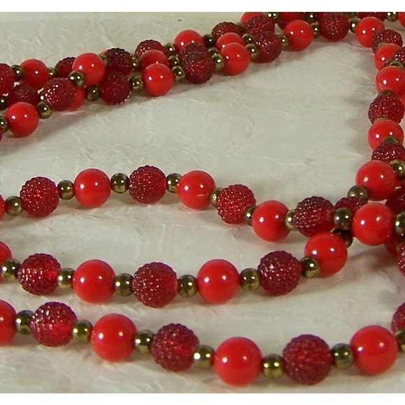 Vintage Jewelry Set Ruby Red Berry Necklace and Earrings - Picture 4 of 7